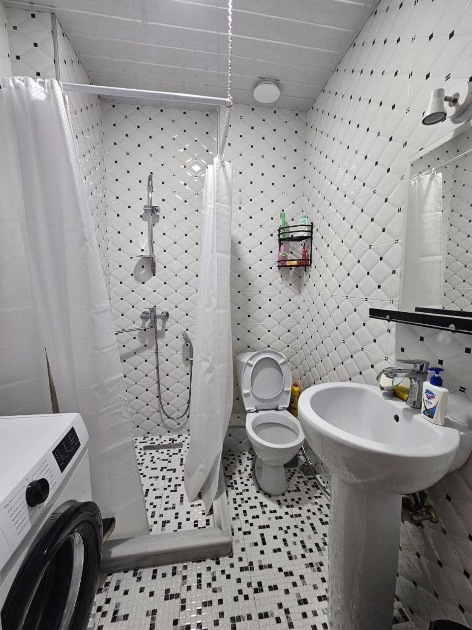 Ferienwohnung Flat Batumi Exterior foto